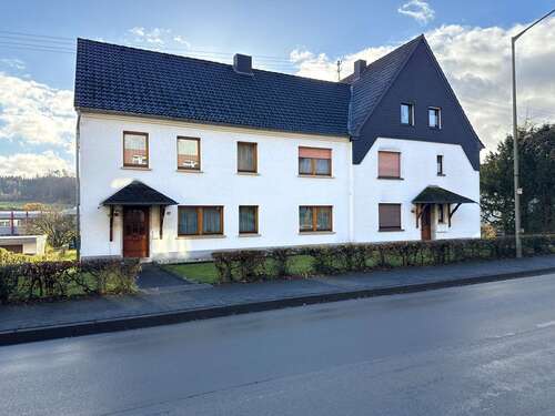 Foto - Haus zum Kaufen in Oberlahr 348.500,00 € 350 m²