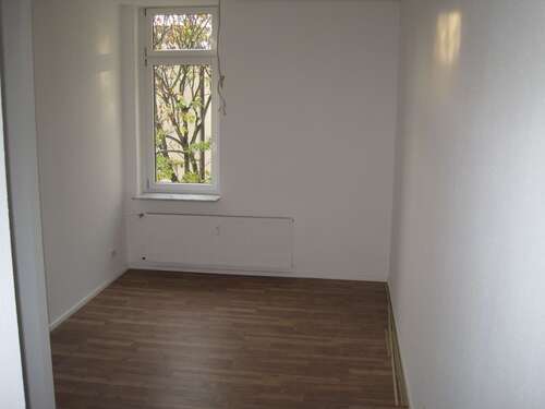Foto - Wohnung zum Mieten in Halle 230,00 € 23.48 m²