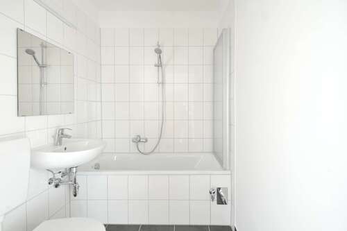 Foto - Wohnung zum Mieten in Halle 390,00 € 57.17 m²