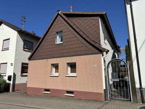 Foto - Haus zum Kaufen in Trippstadt 228.000,00 € 151 m²