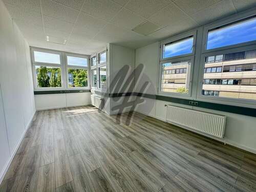 Foto - Büro in Bad Homburg v.d.H. 2.500,00 € 275 m²