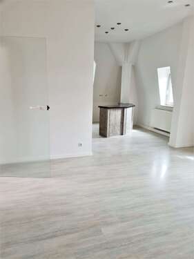 Foto - Wohnung zum Mieten in Weißenfels 350,00 € 52 m²