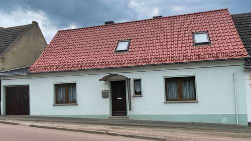 Foto - Haus zum Kaufen in Aschersleben 74.500,00 € 123 m²