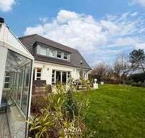 Haus zum Kaufen in Düsseldorf 1.950.000,00 € 242 m²