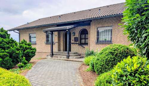 Foto - Haus zum Kaufen in Bergneustadt 469.000,00 € 258 m²