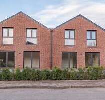 Haus zum Mieten in Stade 1.715,00 € 108 m²