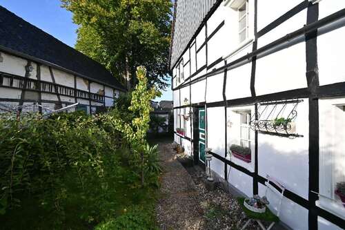 Foto - Haus zum Kaufen in Solingen 299.000,00 € 200 m²