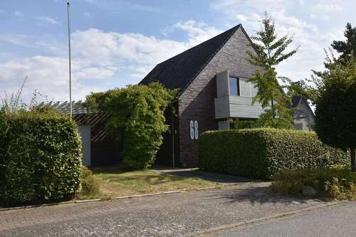 Foto - Haus zum Mieten in Leezen 2.800,00 € 233 m²