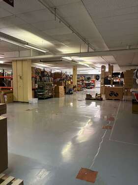 Foto - Halle in Berlin 18.057,00 € 1800 m²