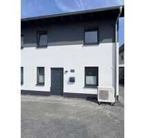 Haus zum Kaufen in Grafschaft 439.000,00 € 178 m²