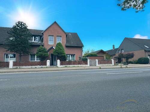 Foto - Haus zum Kaufen in Lehrte 229.000,00 € 176 m²