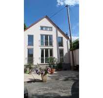 Haus zum Mieten in Frankfurt am Main 2.950,00 € 178 m²