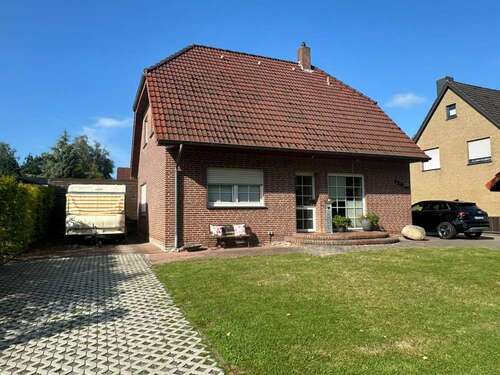 Foto - Haus zum Kaufen in Papenburg 359.000,00 € 258 m²