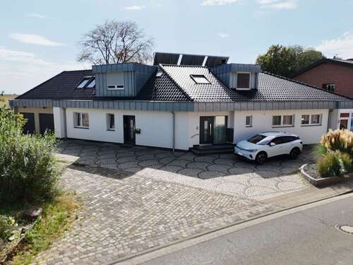 Foto - Haus zum Kaufen in Jüchen 825.000,00 € 263 m²