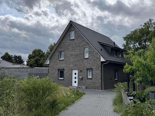 Foto - Haus zum Kaufen in Groß Wesenberg 598.000,00 € 148.5 m²