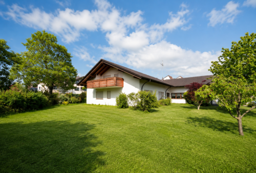 Foto - Haus zum Kaufen in Leonberg 1.150.000,00 € 197 m²