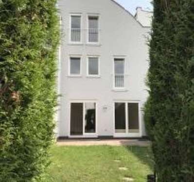 Foto - Haus zum Mieten in Wiesbaden-Sonnenberg 3.400,00 € 230 m²