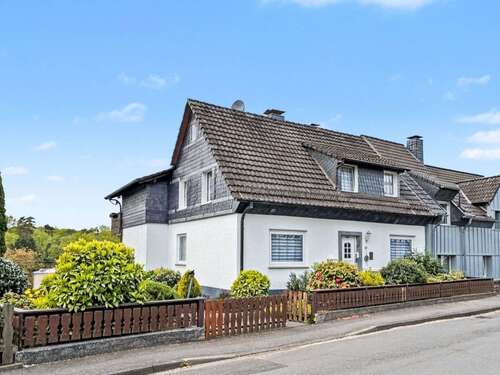 Foto - Haus zum Kaufen in Odenthal 749.000,00 € 242 m²