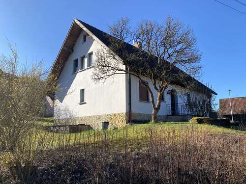 Foto - Haus zum Kaufen in Hildburghausen Wallrabs 289.000,00 € 145.7 m²