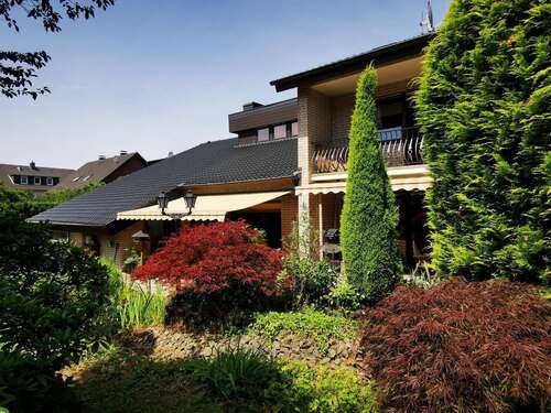 Foto - Haus zum Kaufen in Bergisch Gladbach 1.790.000,00 € 300 m²