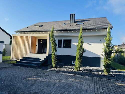 Foto - Haus zum Kaufen in Jockgrim 791.000,00 € 214.85 m²