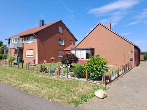 Foto - Haus zum Kaufen in Petershagen 329.000,00 € 250 m²
