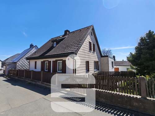 Foto - Haus zum Kaufen in Schwarzenbach a.Wald 135.000,00 € 130 m²