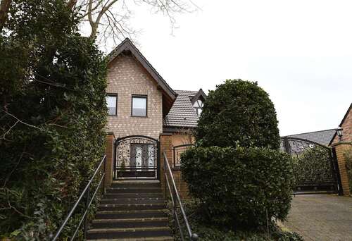 Foto - Haus zum Mieten in Neuss 1.600,00 € 145.5 m²
