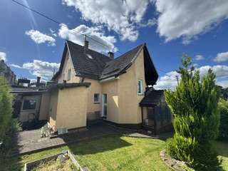 Foto - Haus zum Kaufen in Kreuztal 368.000,00 € 274 m²