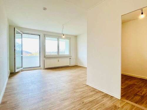 Foto - Wohnung zum Mieten in Freital 245,23 € 38.02 m²