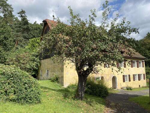 Foto - Haus zum Kaufen in Lauf 690.000,00 € 400 m²