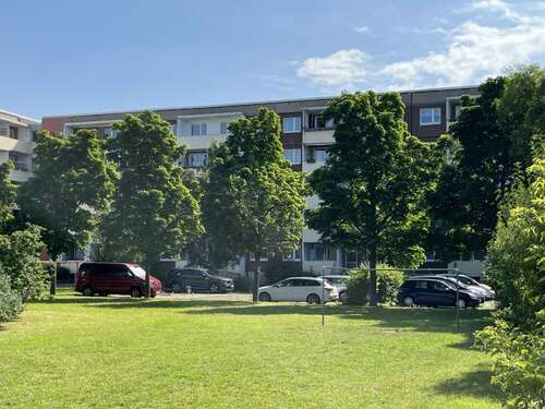 Foto - Wohnung zum Mieten in Halle (Saale) 300,00 € 56.65 m²