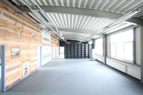 Foto - Büro in Salem 2.803,41 € 291.17 m²