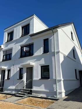 Foto - Haus zum Kaufen in Mönchengladbach-Lürrip 693.000,00 € 140 m²