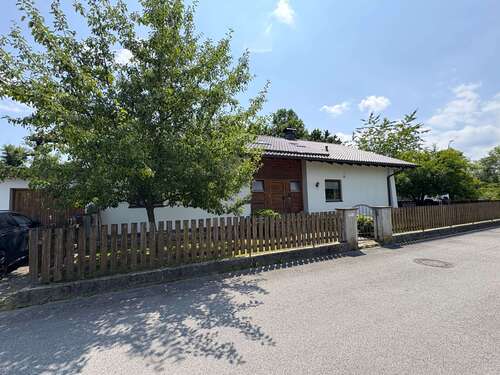 Foto - Haus zum Kaufen in Raubling 995.000,00 € 220 m²