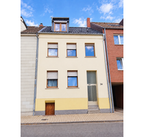 Haus zum Kaufen in Düren 329.000,00 € 180 m² Haus zum Kaufen in Düren 329.000,00 € 180 m²