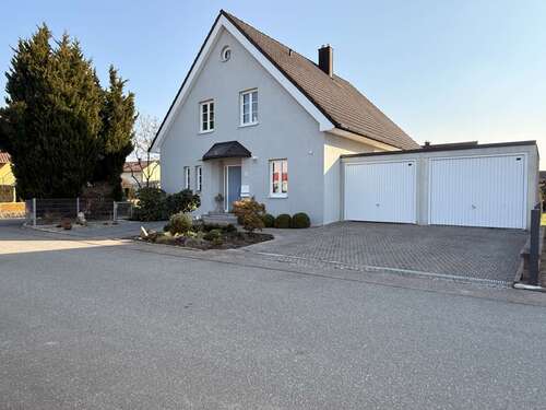 Foto - Haus zum Kaufen in Luhe-Wildenau 398.000,00 € 157 m²
