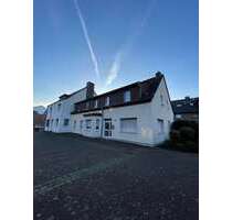 Haus zum Mieten in Bergheim 1.495,00 € 230 m²