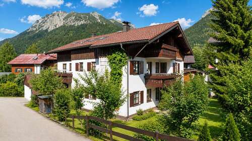 Foto - Haus zum Kaufen in Oberstdorf 1.732.000,00 € 309 m²