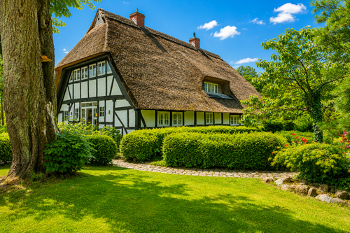 Foto - Haus zum Kaufen in Neudorf-Bornstein 1.300.000,00 € 290 m²