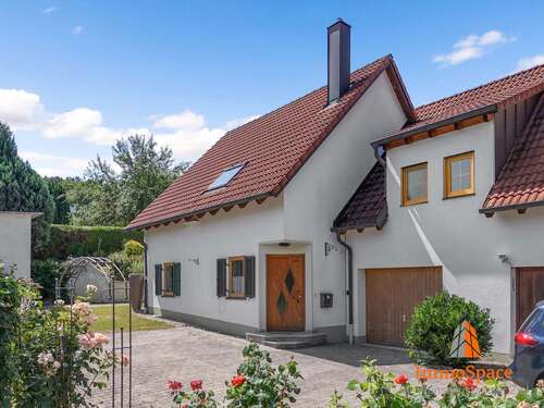 Foto - Haus zum Kaufen in Winterbach 489.000,00 € 260.99 m²