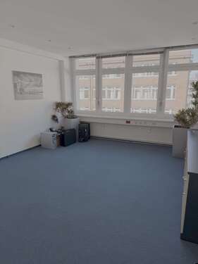 Foto - Büro in Hamburg 750,00 € 36 m² - 750,00&nbsp;EUR Kaltmiete, ca.&nbsp; 36,00&nbsp;m&sup2;