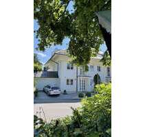 Haus zum Mieten in Grünwald 5.800,00 € 240 m²