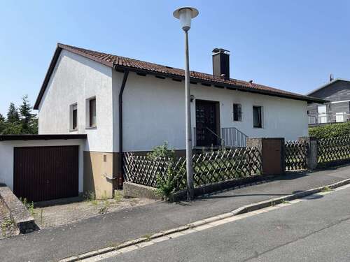 Foto - Haus zum Kaufen in Marloffstein 615.000,00 € 212 m²