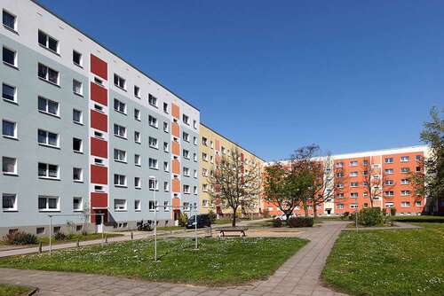 Foto - Wohnung zum Mieten in Halle (Saale) 434,85 € 70.37 m²