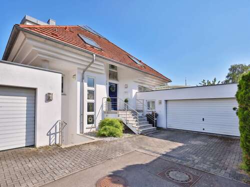 Foto - Haus zum Kaufen in Filderstadt-Harthausen 1.150.000,00 € 259 m²