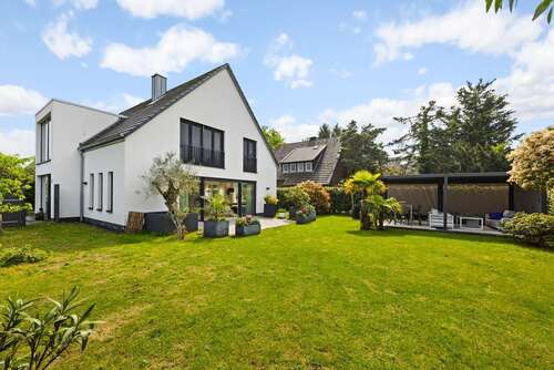 Foto - Haus zum Kaufen in Neuss 1.590.000,00 € 236 m²