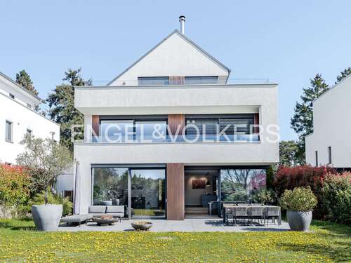 Foto - Haus zum Kaufen in Oberursel (Taunus) 3.280.000,00 € 304 m²