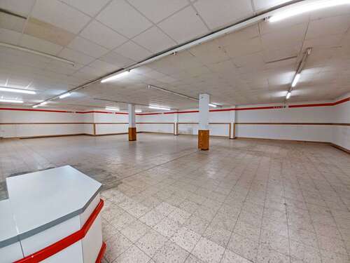 Foto - Einzelhandel in Aalen 3.250,18 € 404.9 m²