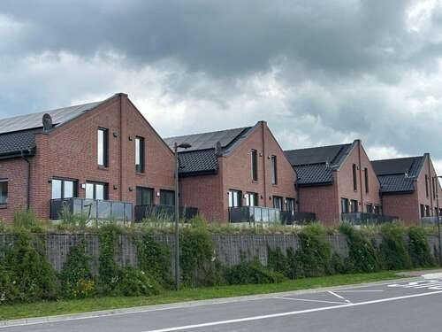 Foto - Haus zum Mieten in Augustfehn 1.490,00 € 143 m²
